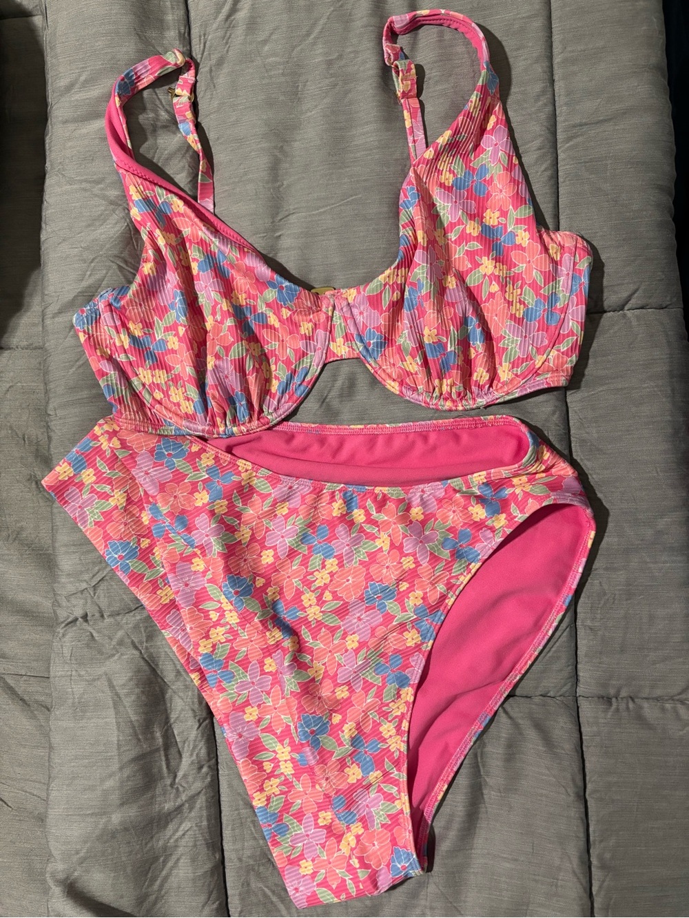 Hollister Swim Set